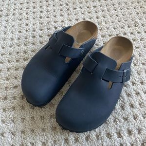 Black leather Birkenstock Bostons - size 37 *like new*